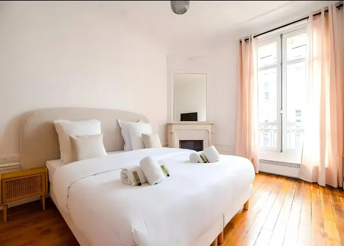 Tbs 324 - Superb With Eiffel Tower View *